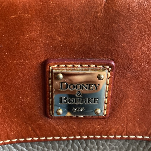Dooney and Bourke bag - Picture 2 of 14
